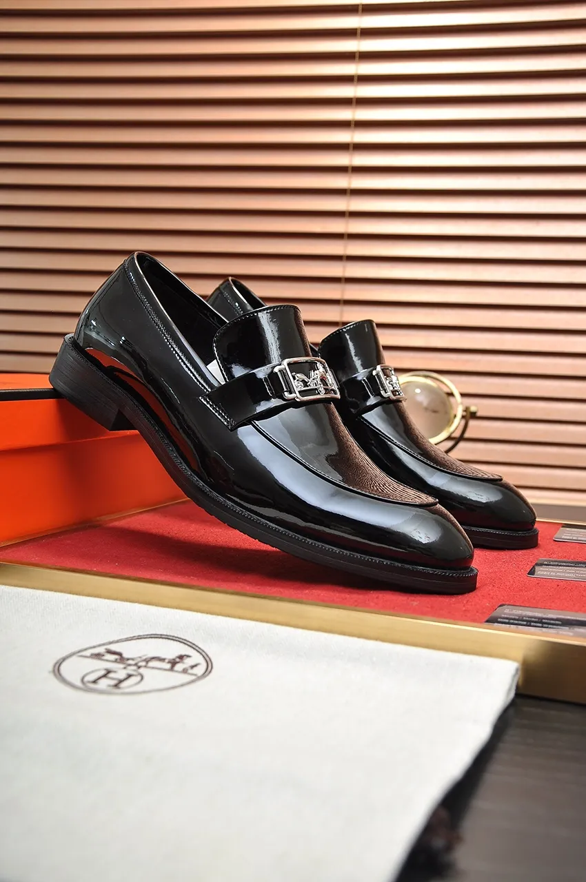 Men's shoes💰480💶[HERMES] (sheepskin lining)🍀Italian top luxury🍀He does not pursue novel styles and gorgeous colors, but attracts the favor of successful men with his flawless, elegant and classic style! This very, very comfortable, simple and stable style makes it easy to match any style! The pattern is absolutely 1:1 refined from the original case, and we strive for excellence in materials, imported cowhide + cowhide lining💪💪💪extraordinary texture👍! .Black brown code number: 38 to 45 (45 customized)